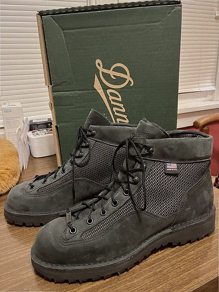 Danner 33028 Dark Gray Nubuck Gore-Tex Hiking Boots Men's 8.5 Extra Wide
